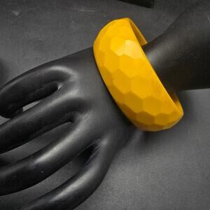 Yellow Faceted Bakelite Bangle Bracelet Honey Comb Vintage Plastic Jewelry